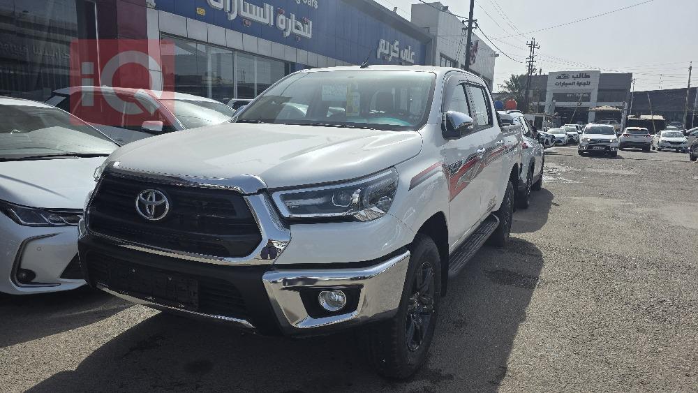 تويوتا هايلوكس